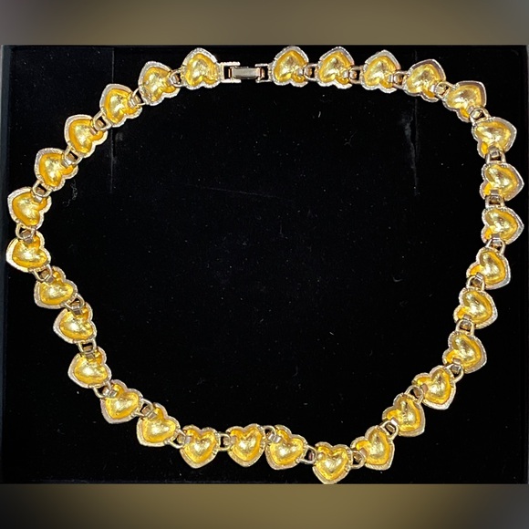 Gold Tone Vintage Heart Necklace - Picture 7 of 7